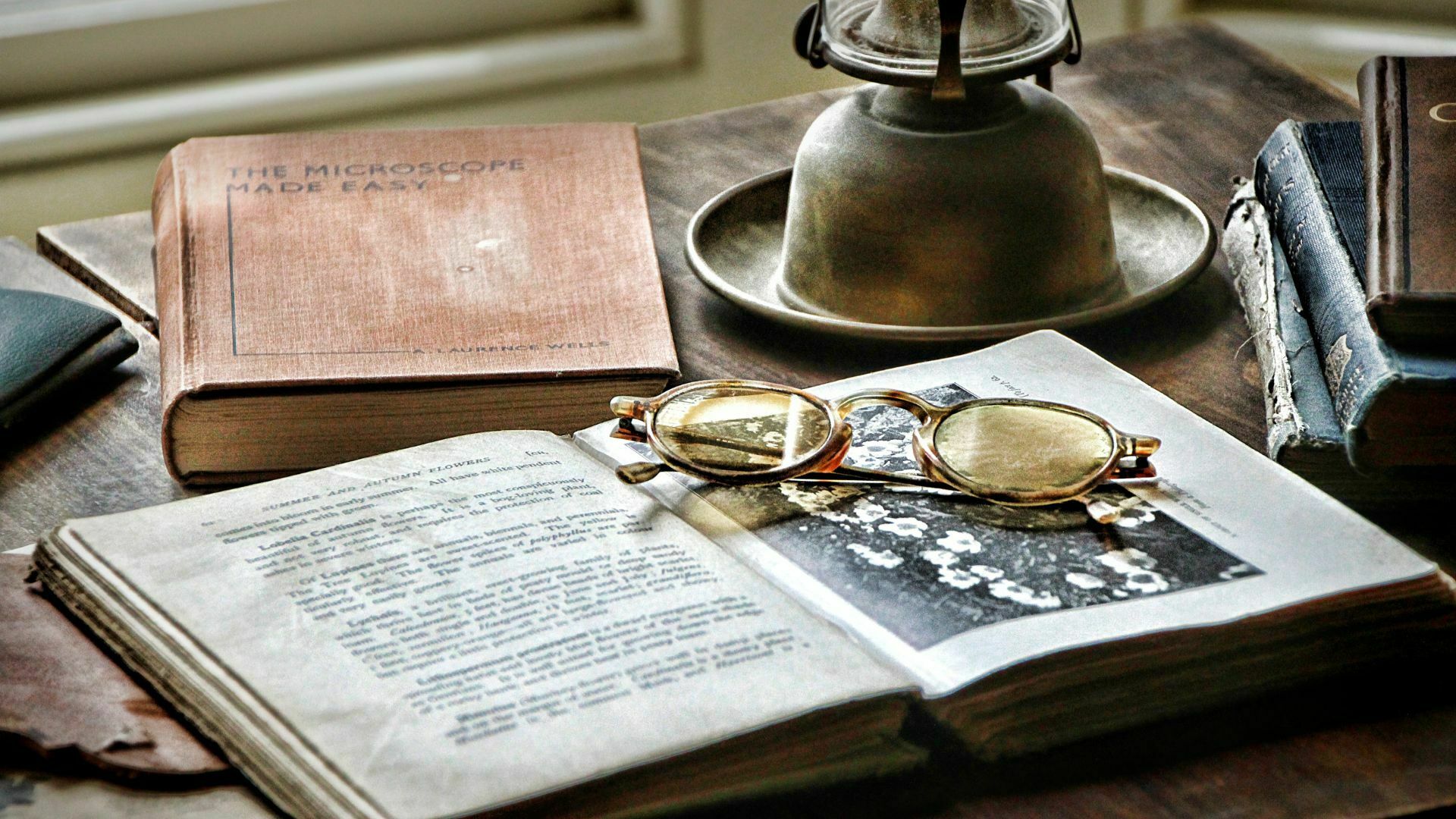 Gledanje kroz vreme: naočare za vid i njihovo putovanje kroz istoriju